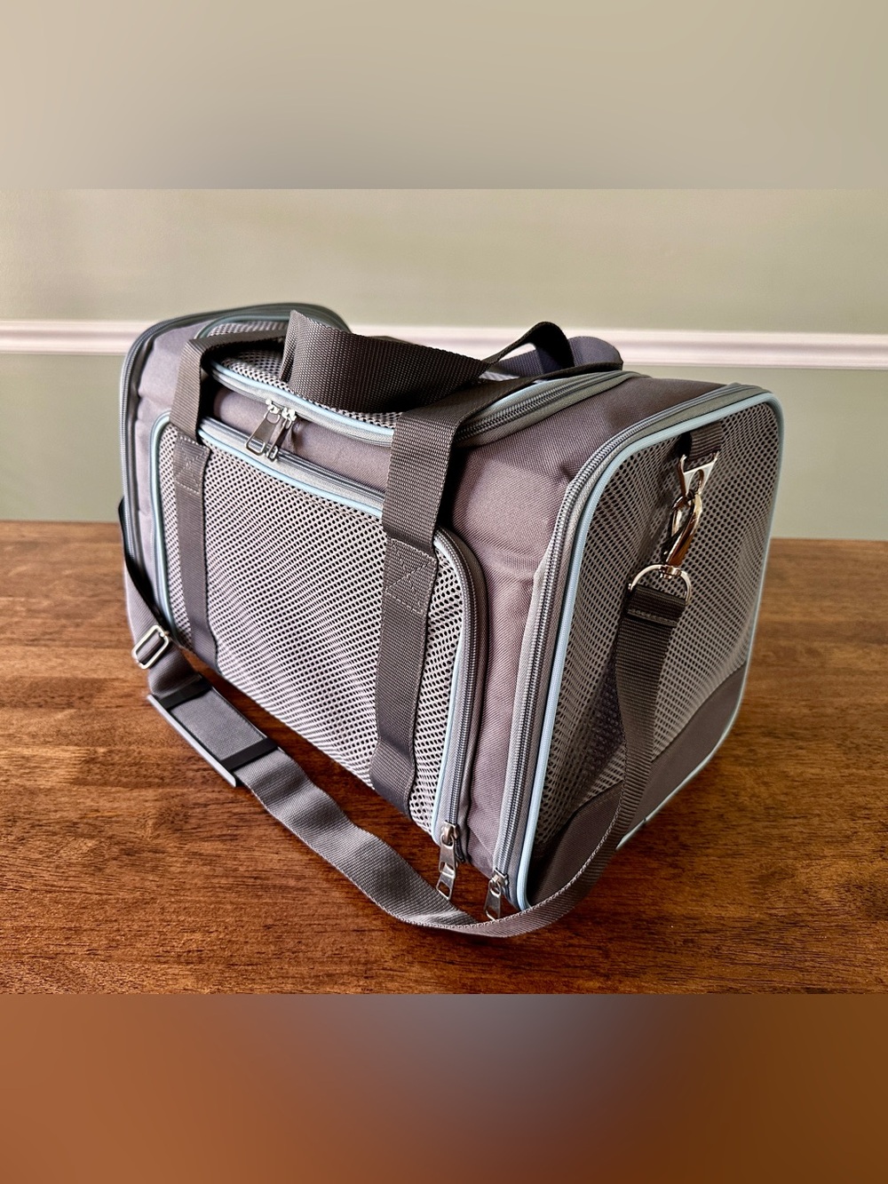 Small Animal/Pet Carrier, Multi-Side-Loading, Breathable Mesh, Adjustable Strap
